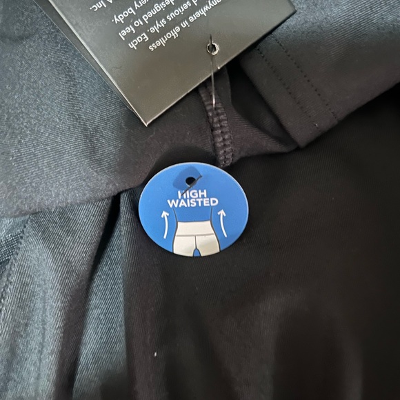 NWT Sketchers, never worn women’s casual or athletic pants with pockets. - Picture 10 of 14